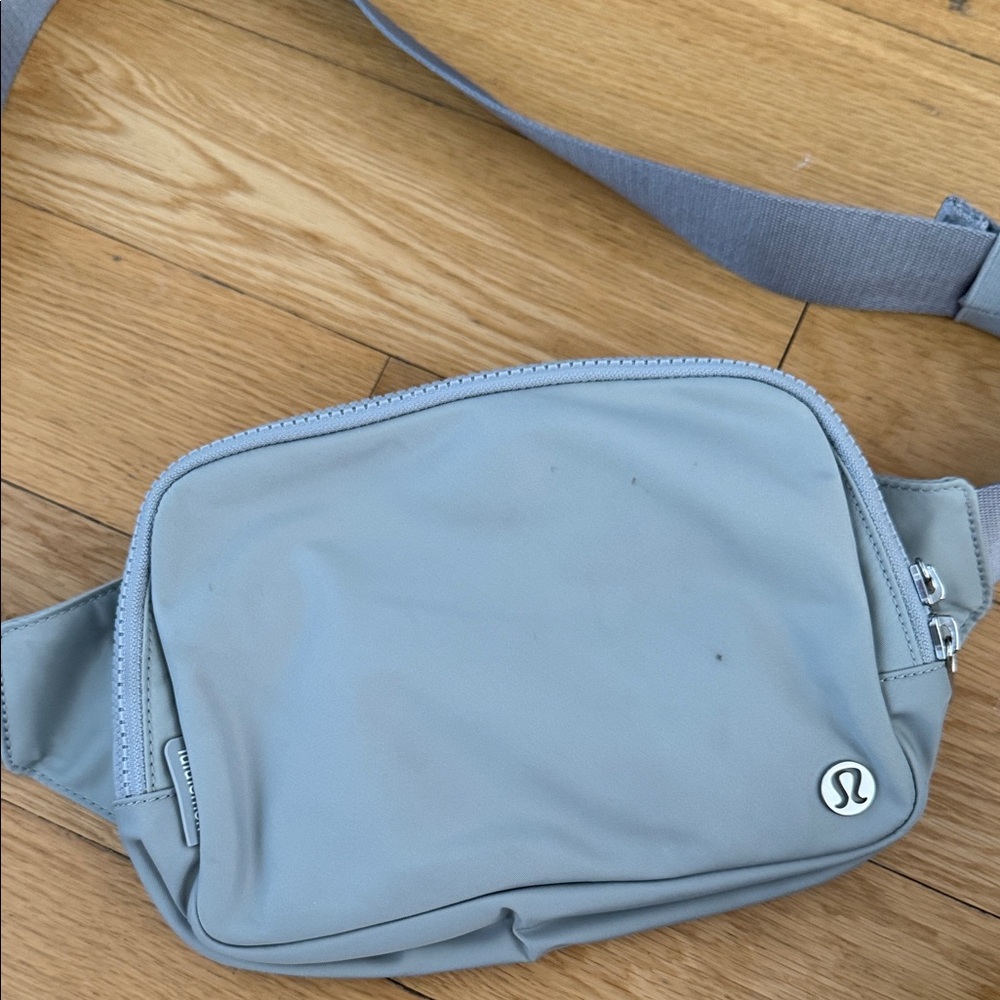 Lululemon Athletica Light Gray Belt Bag